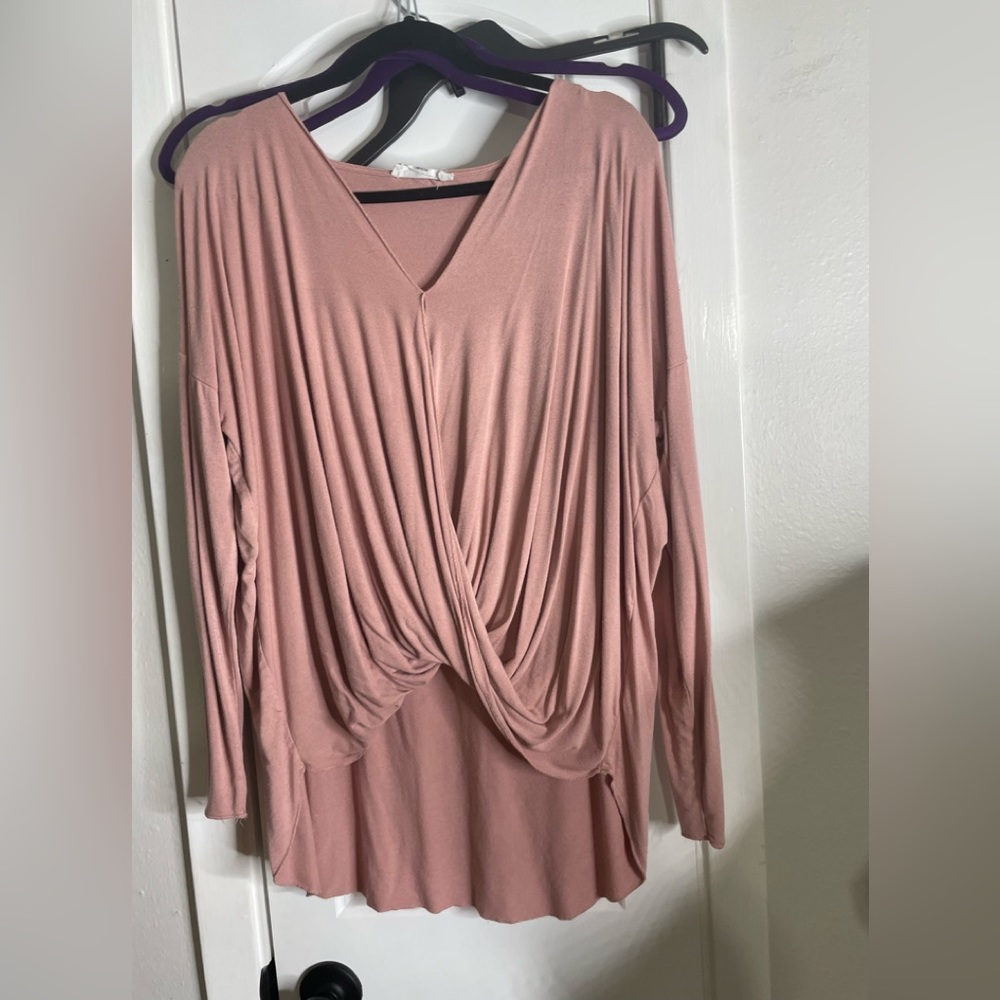⭐️ 6/$20 Pink flowy boutique top large